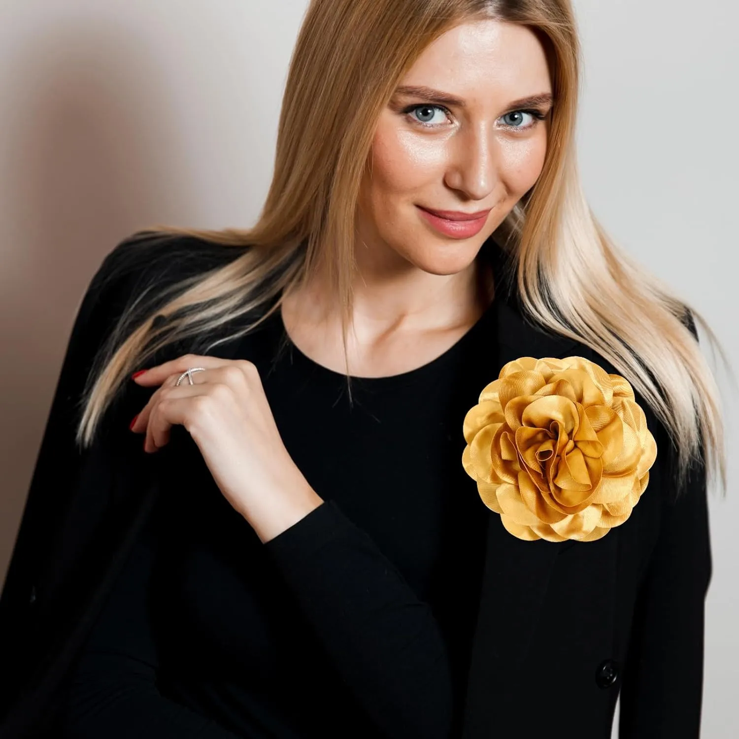 Big Flower Dainty Satin Fabric Rose Flower Brooches Large Rose Flowers Satin Lapel Brooches for Women Wedding Dinner Party Decoration 7.48 Inches