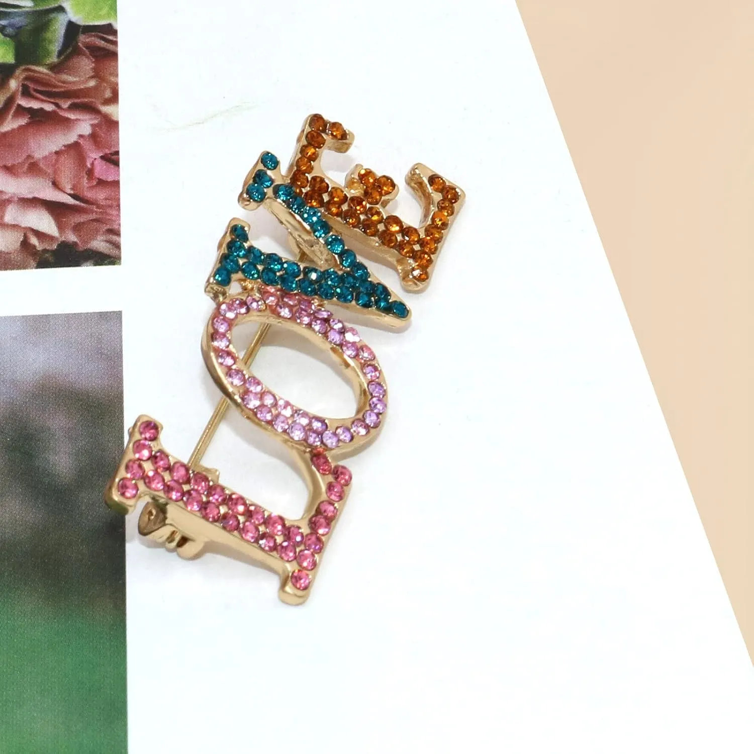 Heart Brooch For Women Cluster Pave Elegant Crystal Love Heart Brooches Pin Wedding Party Clothes Accessories Valentines Gift