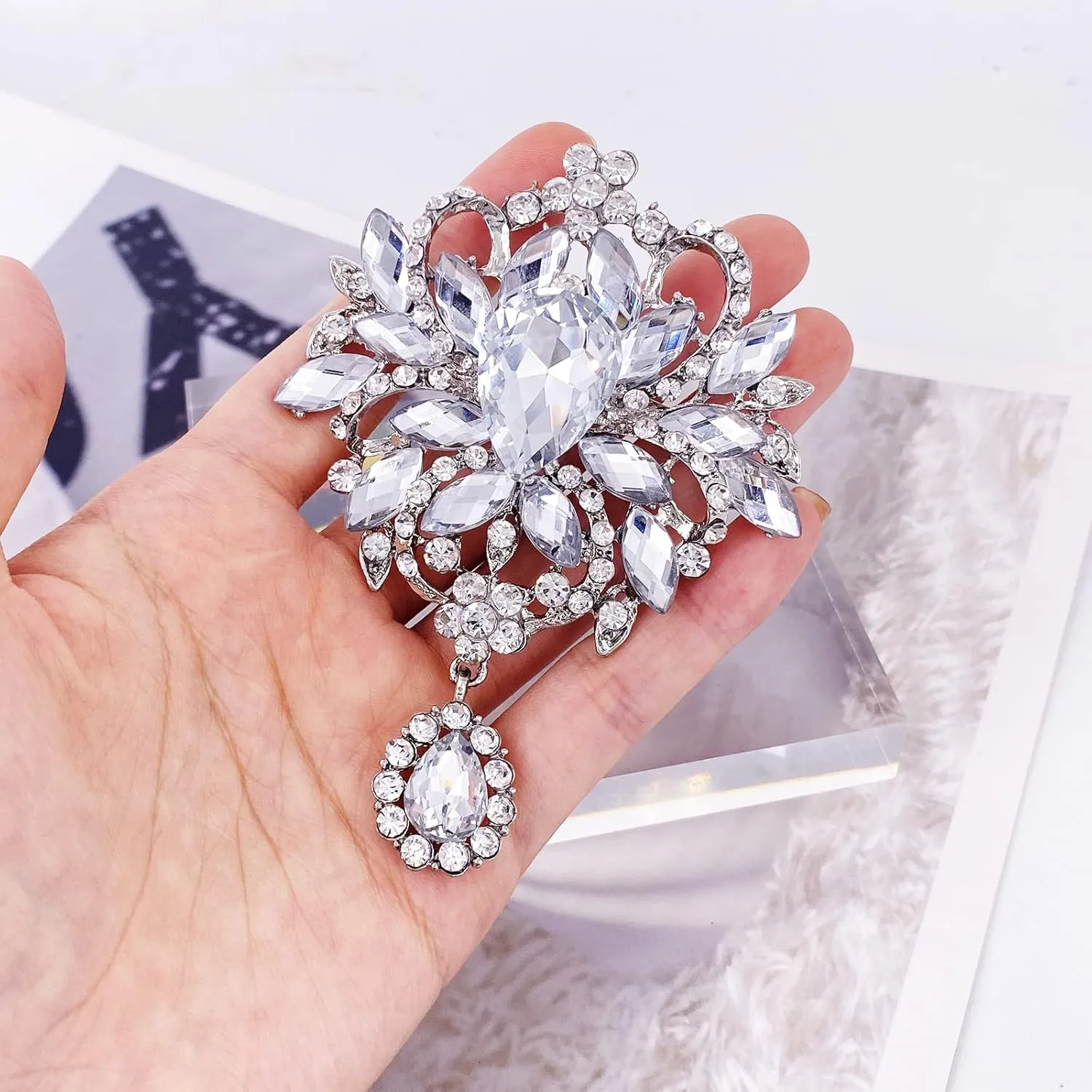 LAXPICOL Wedding Bridal Big Brown Crystal Rhinestone Bouquet Brooch Pin for Women Golden Tone
